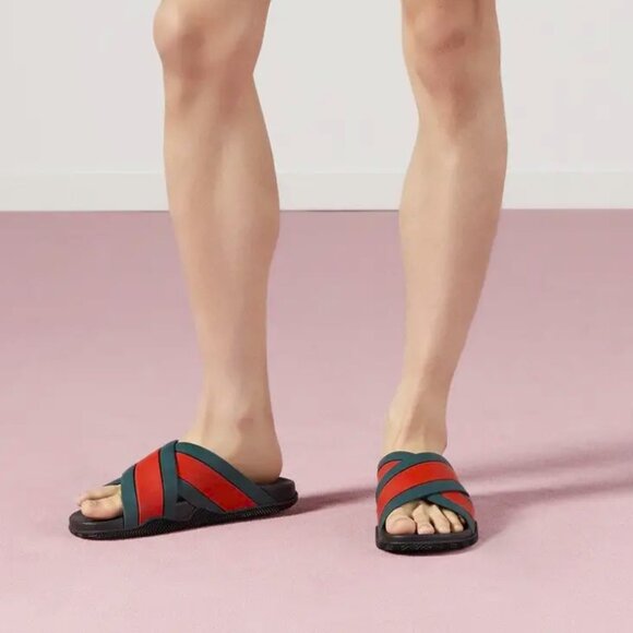 GUCCI Criss Cross Rubber Sandals Brand New In Box - Picture 9 of 10